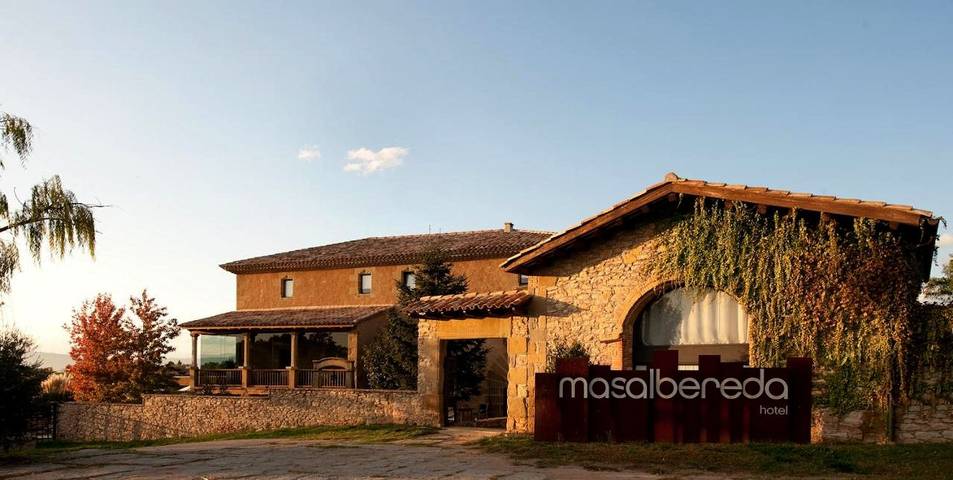 Hôtel pour 2 personnes, avec Terrasse et Jacuzzi ainsi que Jardin et Piscine à Sant Julià de Vilatorta