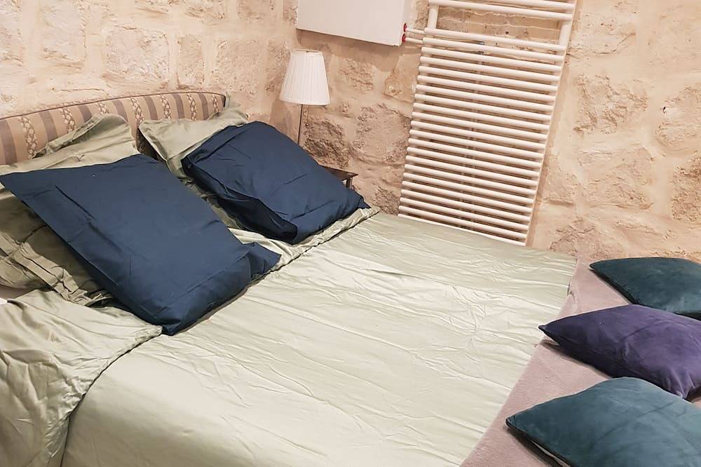 Apartamento inteiro, 5mn from Paris Porte de Bercy, and 30mn from Disney. Pets welcome! in 12th Arrondissement, Paris