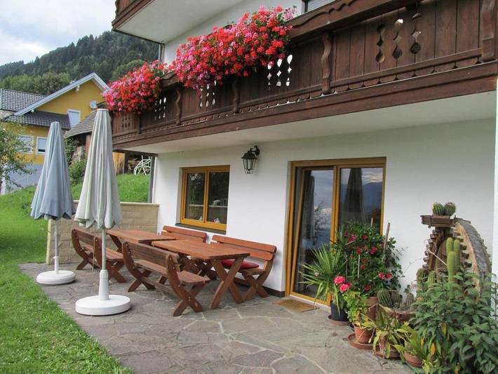 Bed and Breakfast für 6 Personen, mit Seeblick und Ausblick sowie Garten, kinderfreundlich - 1