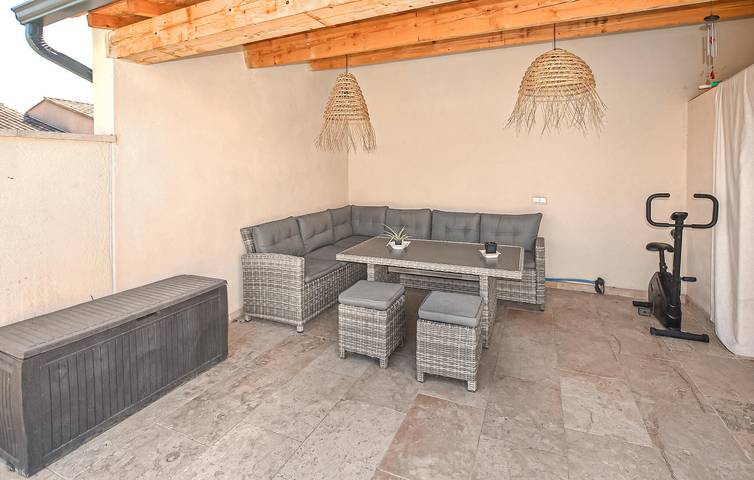 Location de vacances pour 8 personnes, avec terrasse ainsi que jardin et piscine, animaux acceptés à Monteux - 3