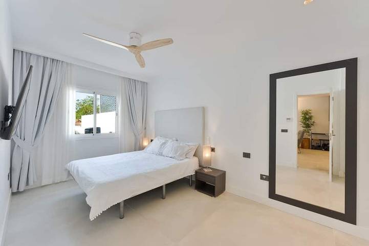 Modern loft with large pool, private parking & superspeed Wi-Fi in Adeje, Tenerife du Sud