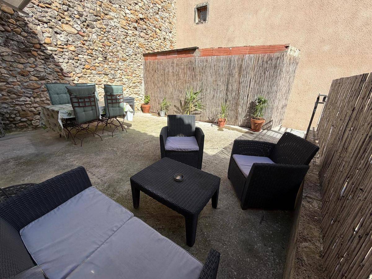 Appartement entier, Charmant studio tout équipé pour 4 personnes in Saint-Just-d'Ardèche, Privas (arrondissement)