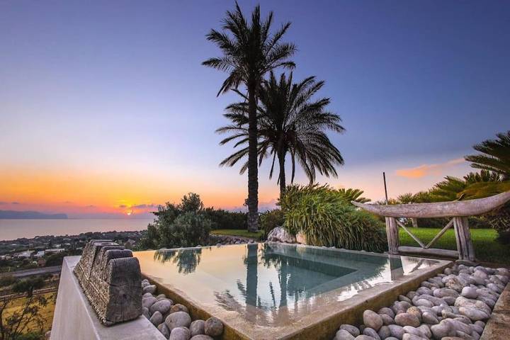 Villa per 6 persone, con Idromassaggio e Terrazza nonché Giardino a Terrasini