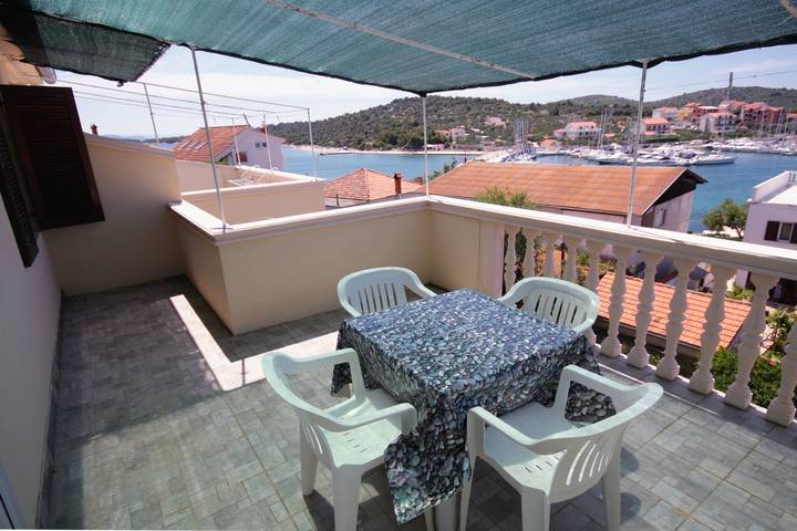 Ferienwohnung für 3 Personen, mit Balkon/Terrasse auf Murter