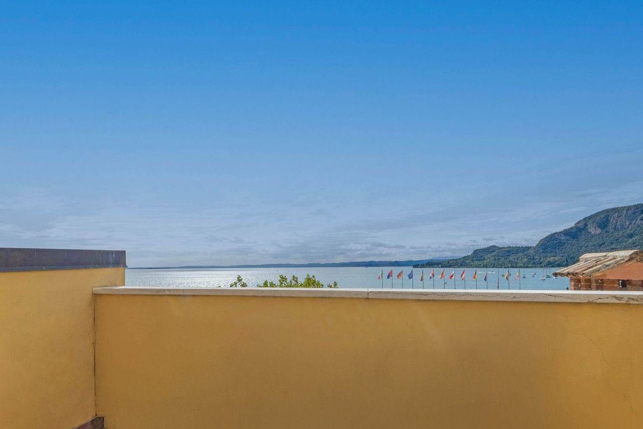 Appartement entier, Apartmentsgarda - Baia Del Garda 5 in Garde, Montagnes autour du lac de Garde