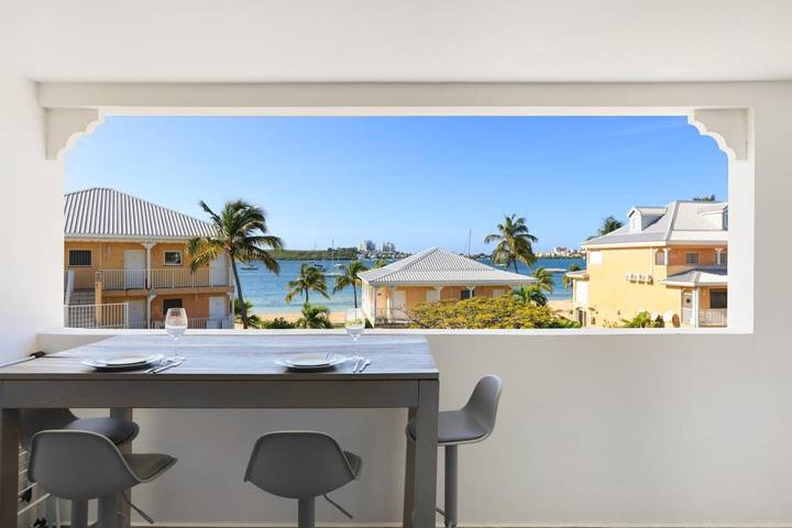 Gîte pour 2 personnes, avec vue et jardin ainsi que bassin pour enfant et piscine, animaux acceptés dans Nettlé Bay - 4