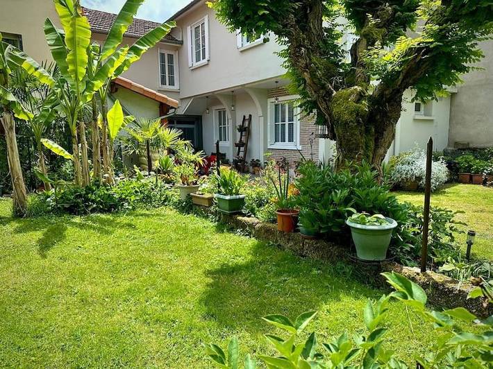 Gîte pour 4 personnes, avec vue et jardin à Salies-du-Salat