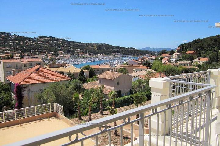 Gîte pour 6 personnes, avec Balcon et Terrasse dans Office De Tourisme De Saint Mandrier