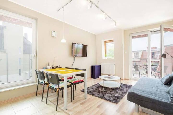 Ganze Wohnung, Modernes Studio in Strandnähe | Balkon | Parkplatz in Swinemünde, Stettiner Haff