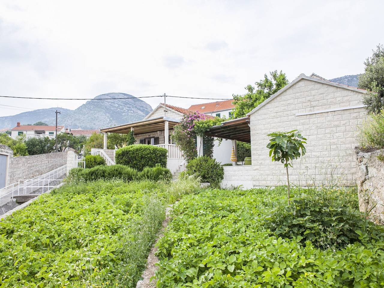 Ganze Wohnung, Apartments Magdalena - Bungalow with terrace (A1) in Bol, Brac
