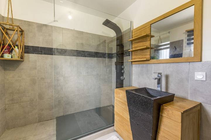 Location de vacances pour 8 personnes, avec jardin et terrasse à Valros - 3