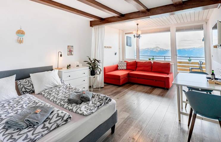 Ferienwohnung für 6 Personen, mit Pool und Seeblick sowie Ausblick und Garten, mit Haustier - 1