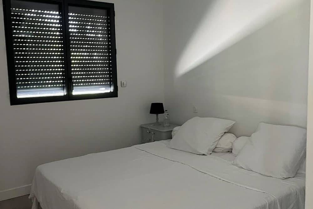 Large air-conditioned family home with private, heated, secure swimming pool in Seignosse, Côte d’Argent