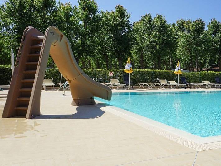 Bungalow für 4 Personen, mit Terrasse und Kinderpool sowie Pool und Garten an der Versilia - 3