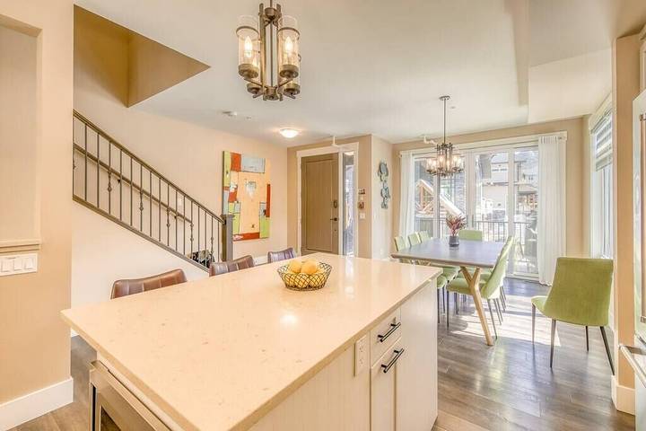 Location de vacances pour 12 personnes, avec jacuzzi ainsi que piscine et balcon à Canmore - 2