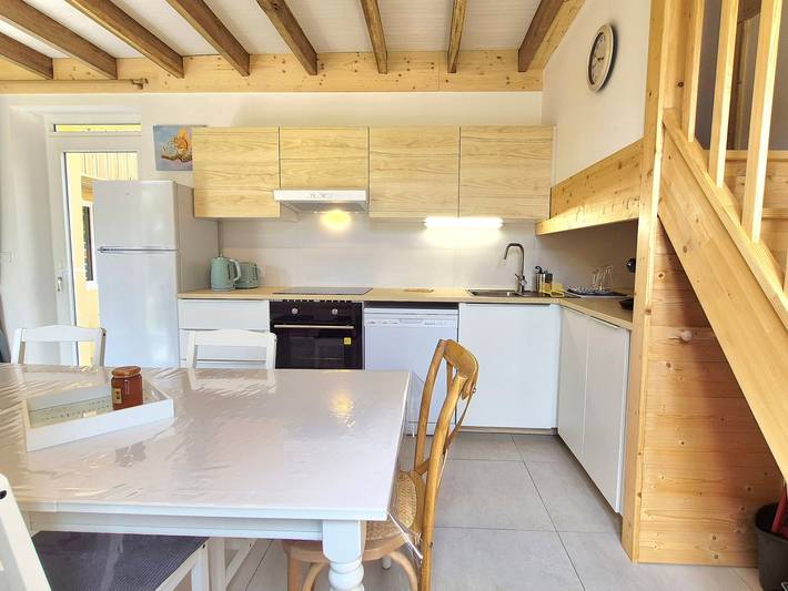 Gîte pour 6 personnes, avec jardin ainsi que vue sur le lac et terrasse dans Lac des Settons - 4