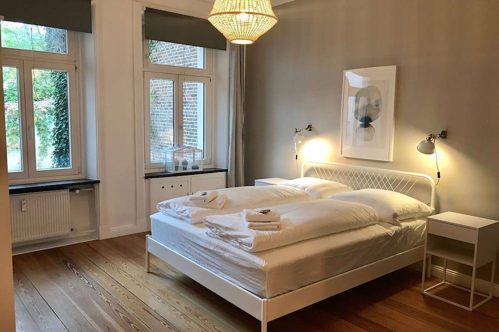 Ganze Wohnung, Altbauwohnung bis 4 Personen im Schanzenviertel - Erdgeschoss in Altona Hamburg, Hamburg