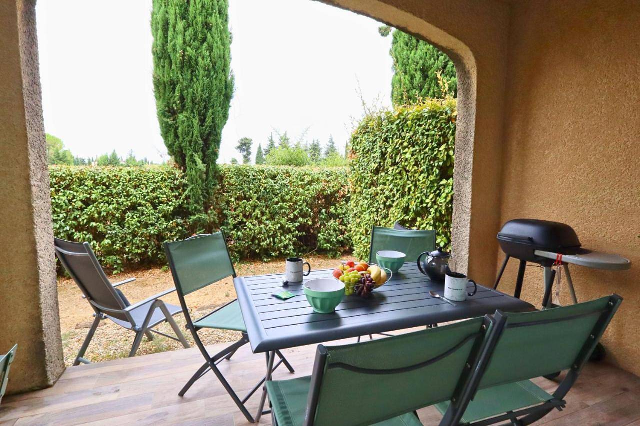 Appartement entier, Le Clos des Vignes - wifi piscine terrasse clim in Sainte-Cécile-les-Vignes, Vaucluse