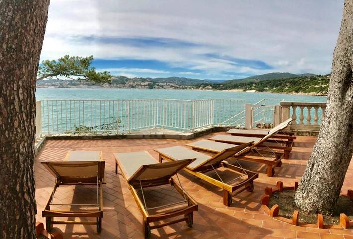 Gîte pour 4 personnes, avec Balcon ainsi que Terrasse et Vue dans Plage de La Gorguette