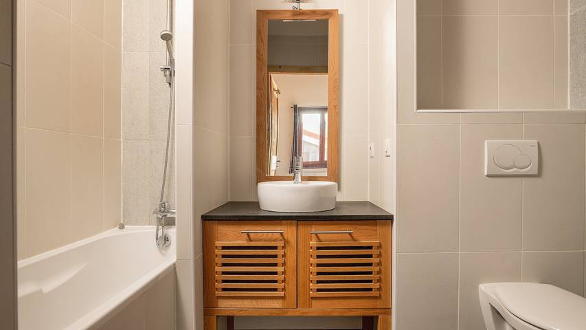 Appartement entier, Appartement de vacances pour 8 personnes avec balcon in Vallorcine, Région de Bonneville