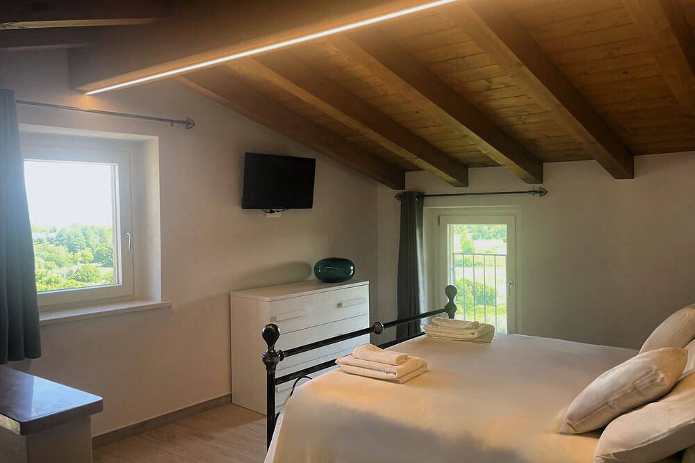 Ganze Wohnung, Das Cottage von Borgo Alba_Charme in Corte Storica in Polpenazze del Garda, Gardasee-Berge