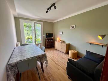 Gîte pour 4 personnes, avec jardin et vue à Oust