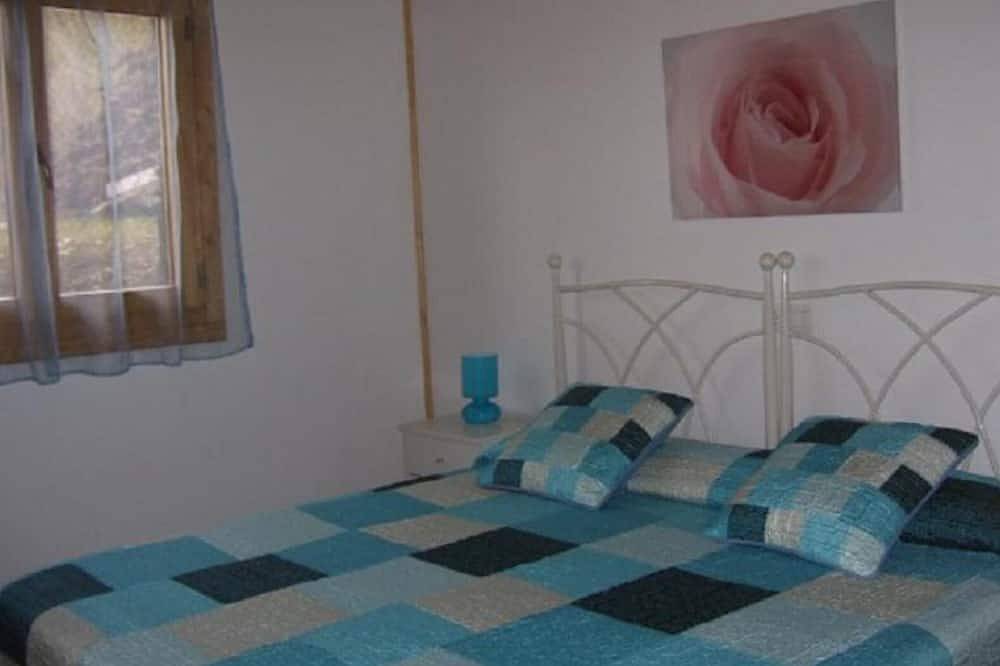 Apartamento entero, Apartamento 'Fuente Vilda' con terraza privada, jardín privado y aire acondicionado in Alcanadre (desambiguación), Provincia de La Rioja