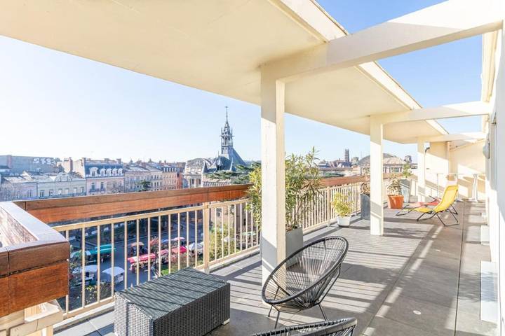 Gîte pour 6 personnes, avec terrasse dans Office De Tourisme De Toulouse