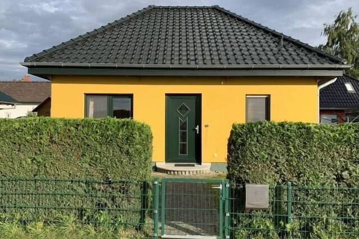 Bungalow für 4 Personen, mit Terrasse und Garten