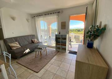 Gîte pour 4 personnes, avec vue ainsi que terrasse et piscine dans Golf de Saint-Thomas