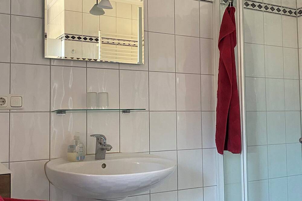Ganze Wohnung, Gemütliche Ferienwohnung in Maisonnett in Büsumer Deichhausen, Dithmarschen