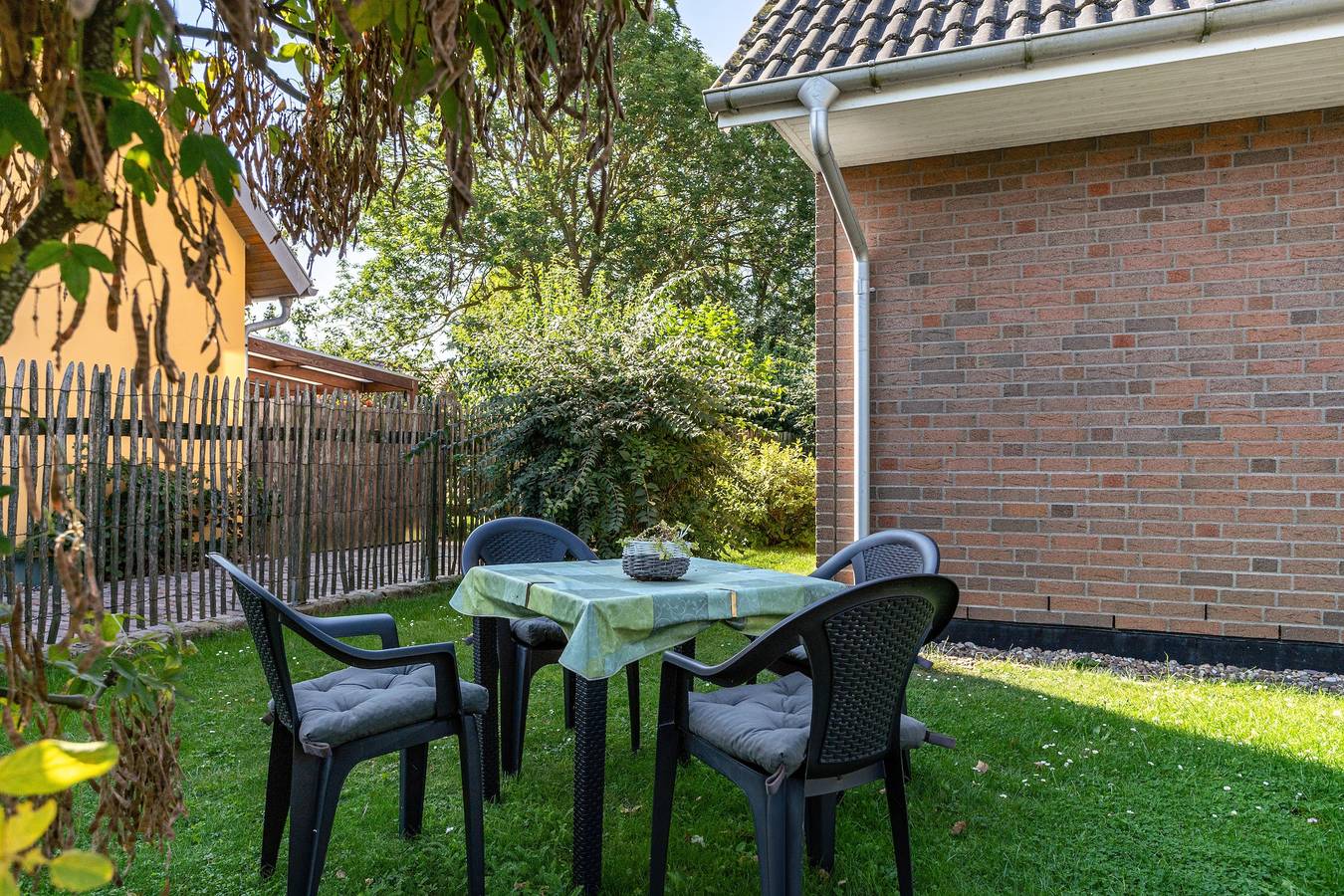 Ganze Wohnung, Ferienwohnung Bork" mit Privatem Garten und Wlan in Putgarten, Rügen