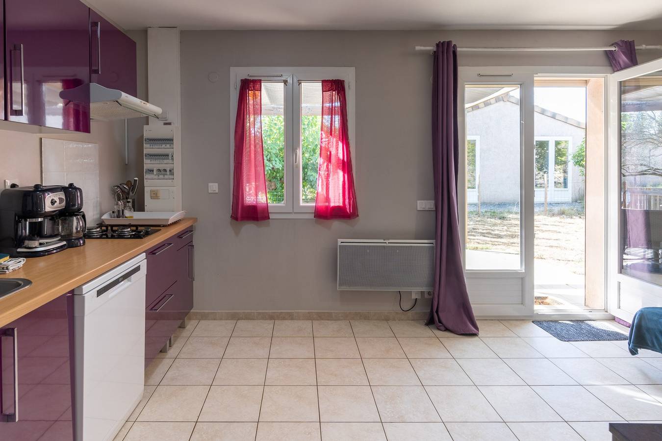 Maison de vacances 'Mûrier' avec vue sur la montagne, Wi-Fi et climatisation in Les Vans, Parc naturel régional des Monts d'Ardèche