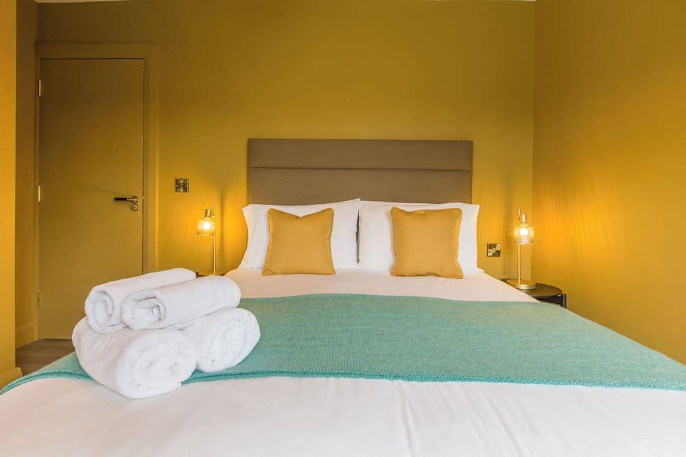 Luxury House approx 750m  Killarney Town Centre (accommodates 23) in Killarney, Killarney National Park