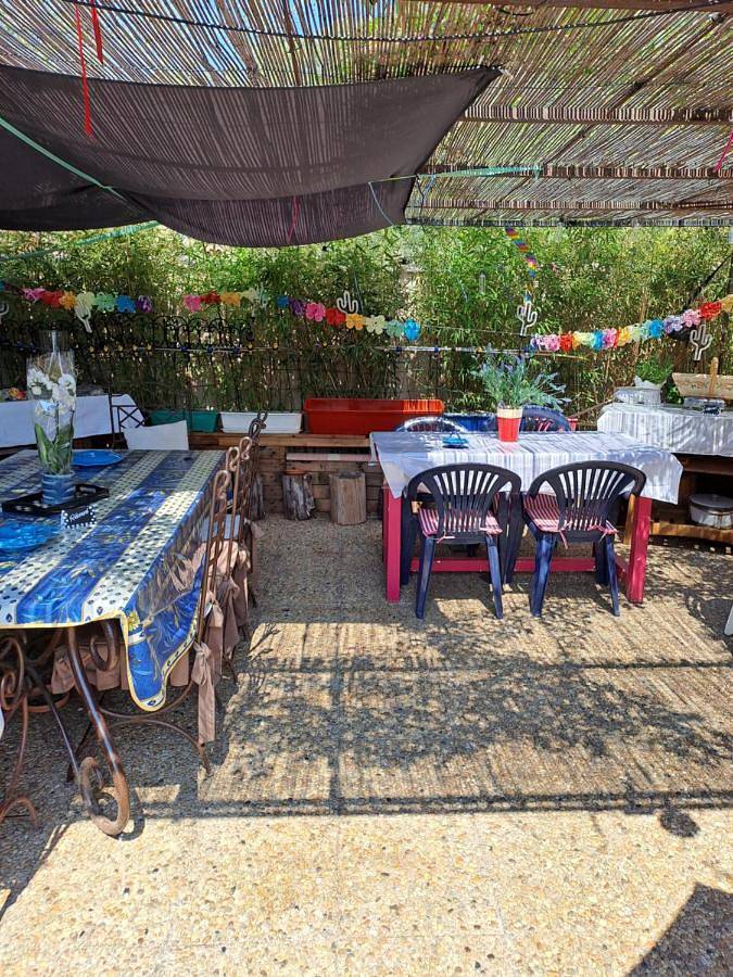 Gîte pour 2 personnes, avec jardin ainsi que piscine et jacuzzi, adapté aux familles à Solliès-Toucas - 2