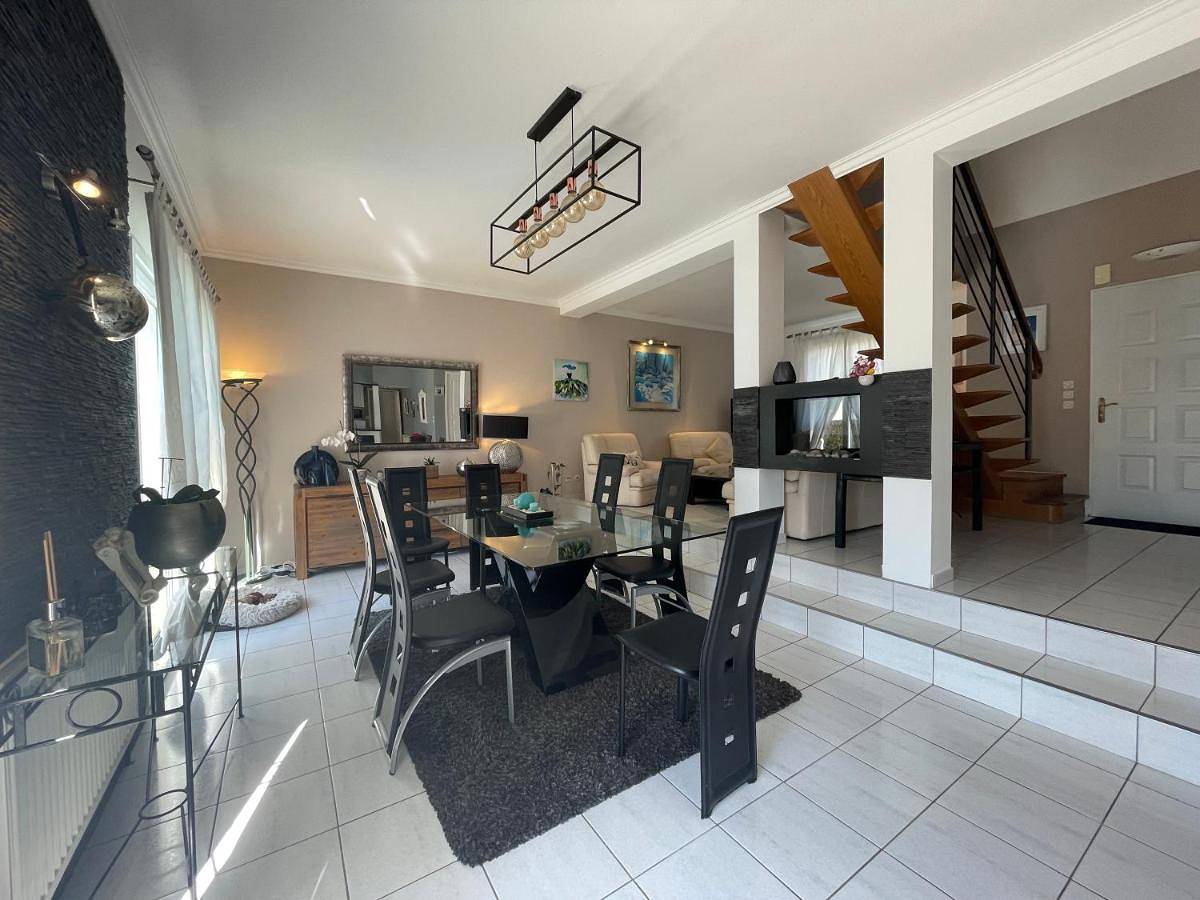 Appartement de vacances entier, Three-Bedroom Home in Saint-Saturnin, Sarthe