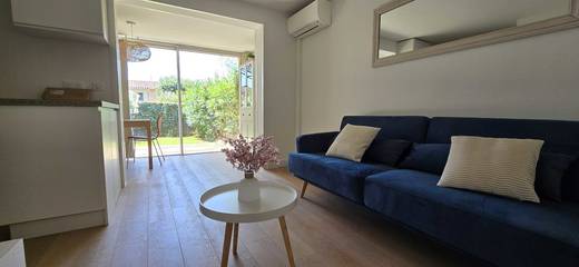 Gîte pour 3 personnes, avec jardin et piscine dans Port des Marines de Cogolin