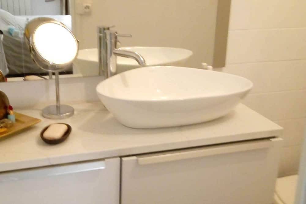 Appartement entier, Studio dans ma résidence principale in Faugères, Région de Béziers