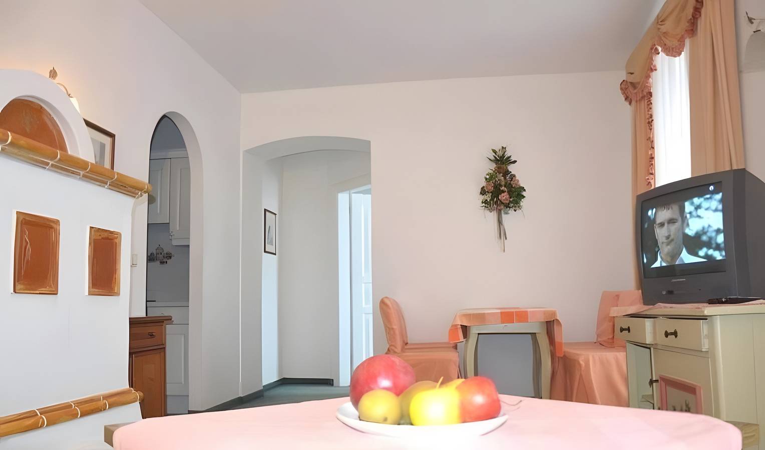 Ganze Wohnung, Apartment „Grattschlössl 1“ mit Bergblick, Balkon und Wlan in Sankt Johann in Tirol, Kaisergebirge
