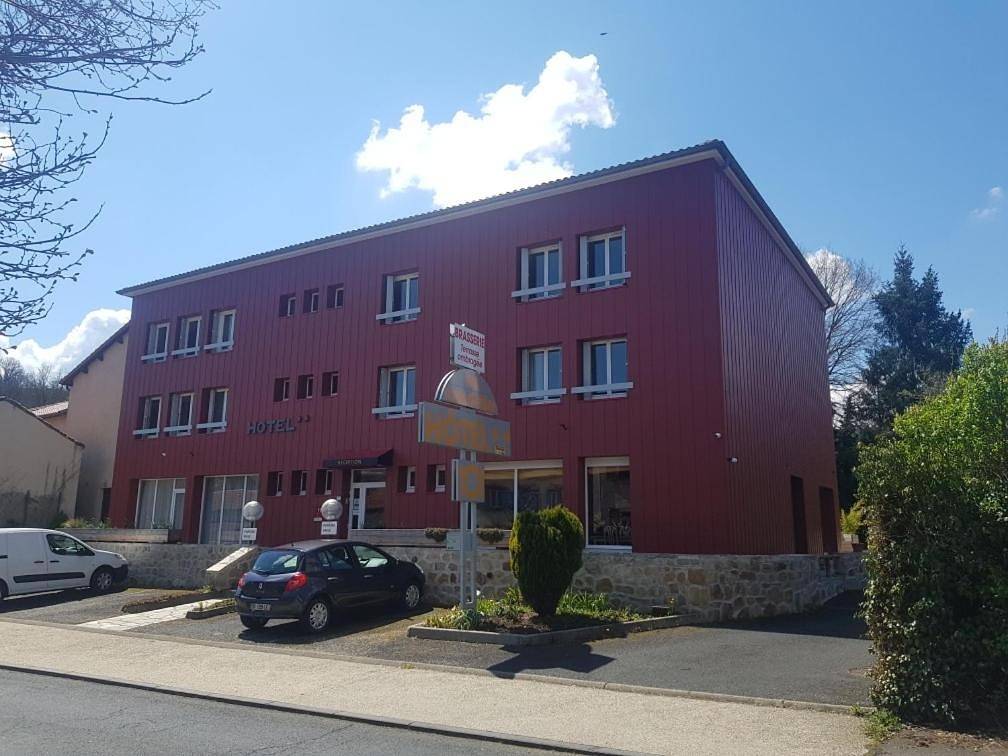 Hôtel Les Rives D'Allier in Mazeyrat-d'Allier, Haute-Loire