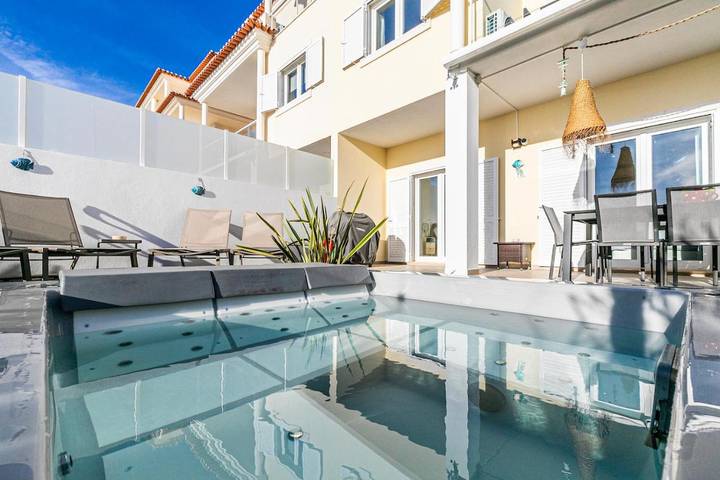 Gîte pour 2 personnes, avec terrasse ainsi que jardin et jacuzzi à Ericeira - 2