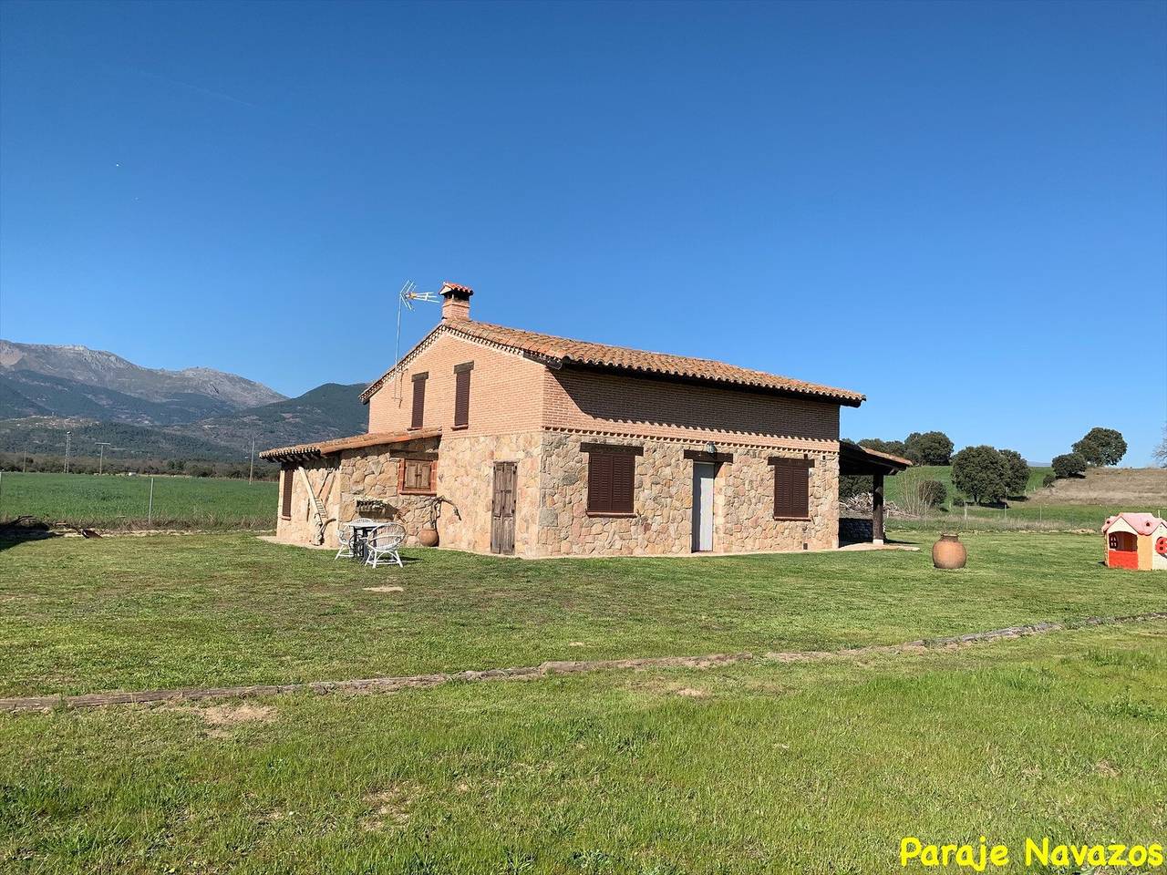Paraje Navazos – Landhaus Sierra de Gredos mit Pool und Bergblick in Gavilanes, Valle del Tiétar
