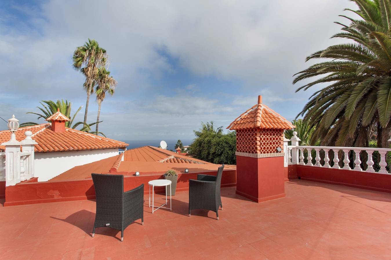 Finca Tropical Icod con vistas al mar, terraza privada y wifi in La Mancha, Icod de los Vinos