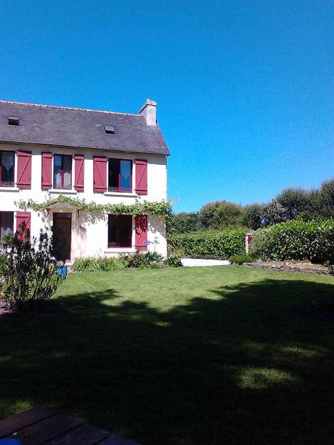 Location de vacances pour 2 personnes, avec jardin ainsi que vue et terrasse à Gouesnach - 3