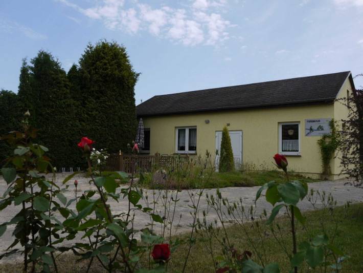 Bungalow für 3 Personen, mit Terrasse und Garten