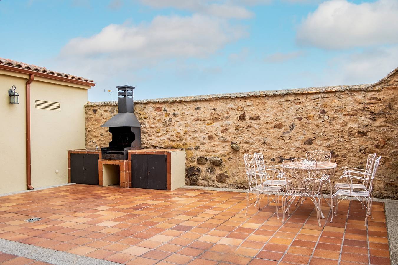 Finca 'Casa Rural Doña Manuela' mit privater Terrasse, privatem Garten und Wi-Fi in Valdemierque, Salamanca Provinz