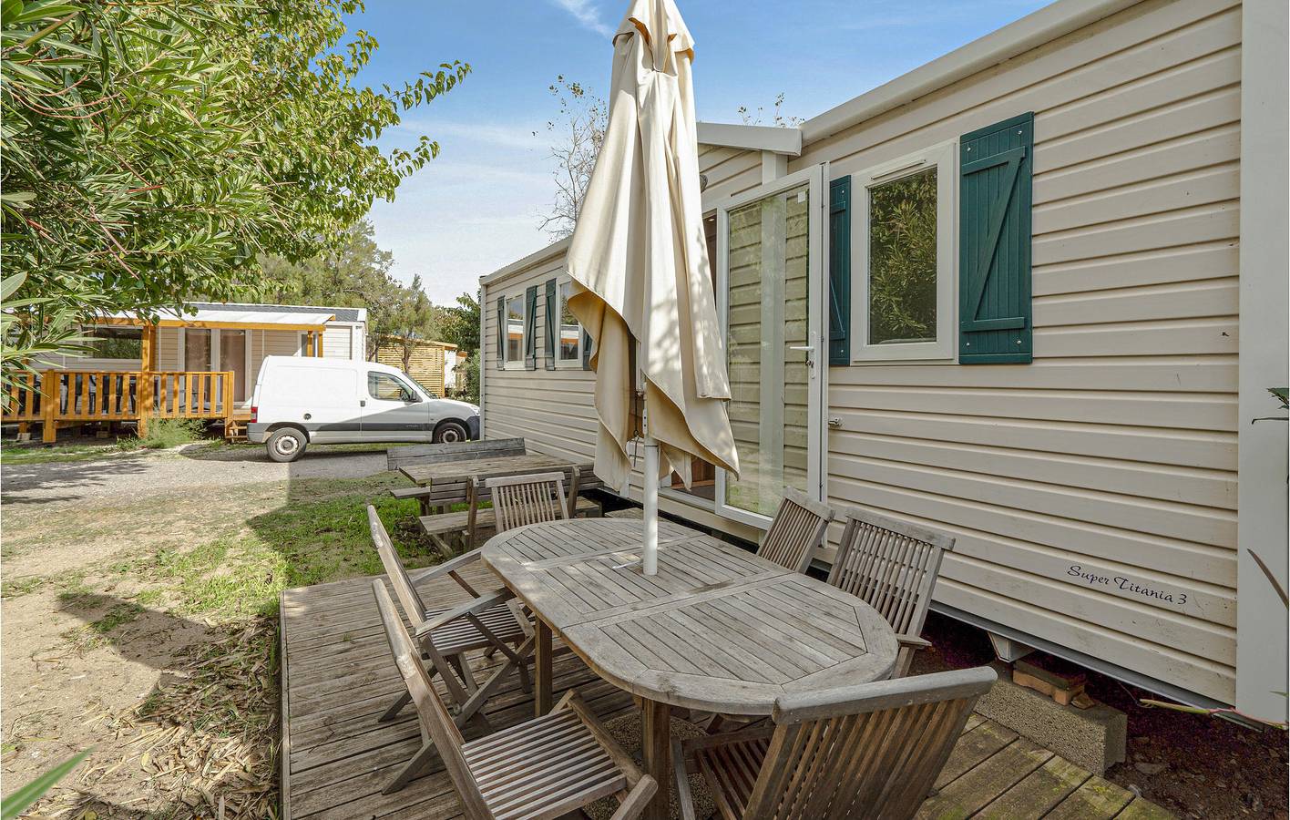 Mobile Home en bord de mer avec parking, climatisation et piscine in Sète, Côte d'Améthyste