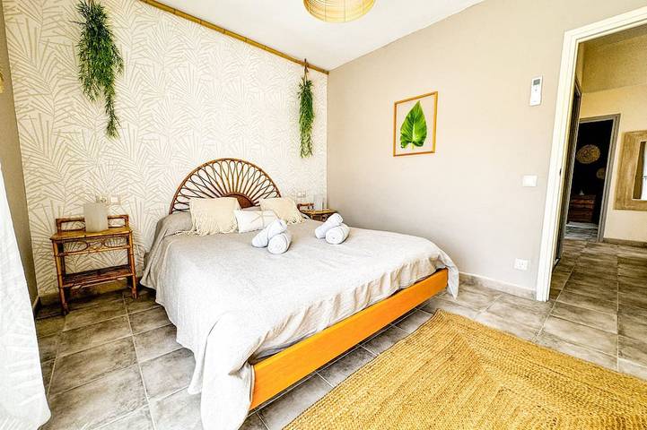 Beach House Avec Piscine à 5 min à pied de la plage in El Vendrell, Costa Dorada