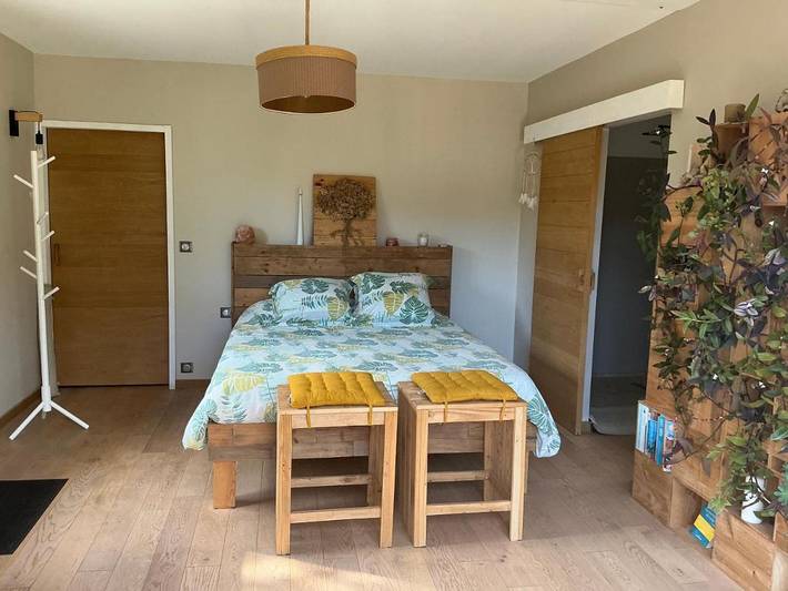 Location de vacances pour 2 personnes, avec terrasse ainsi que vue et jardin, animaux acceptés à Cantaron - 4