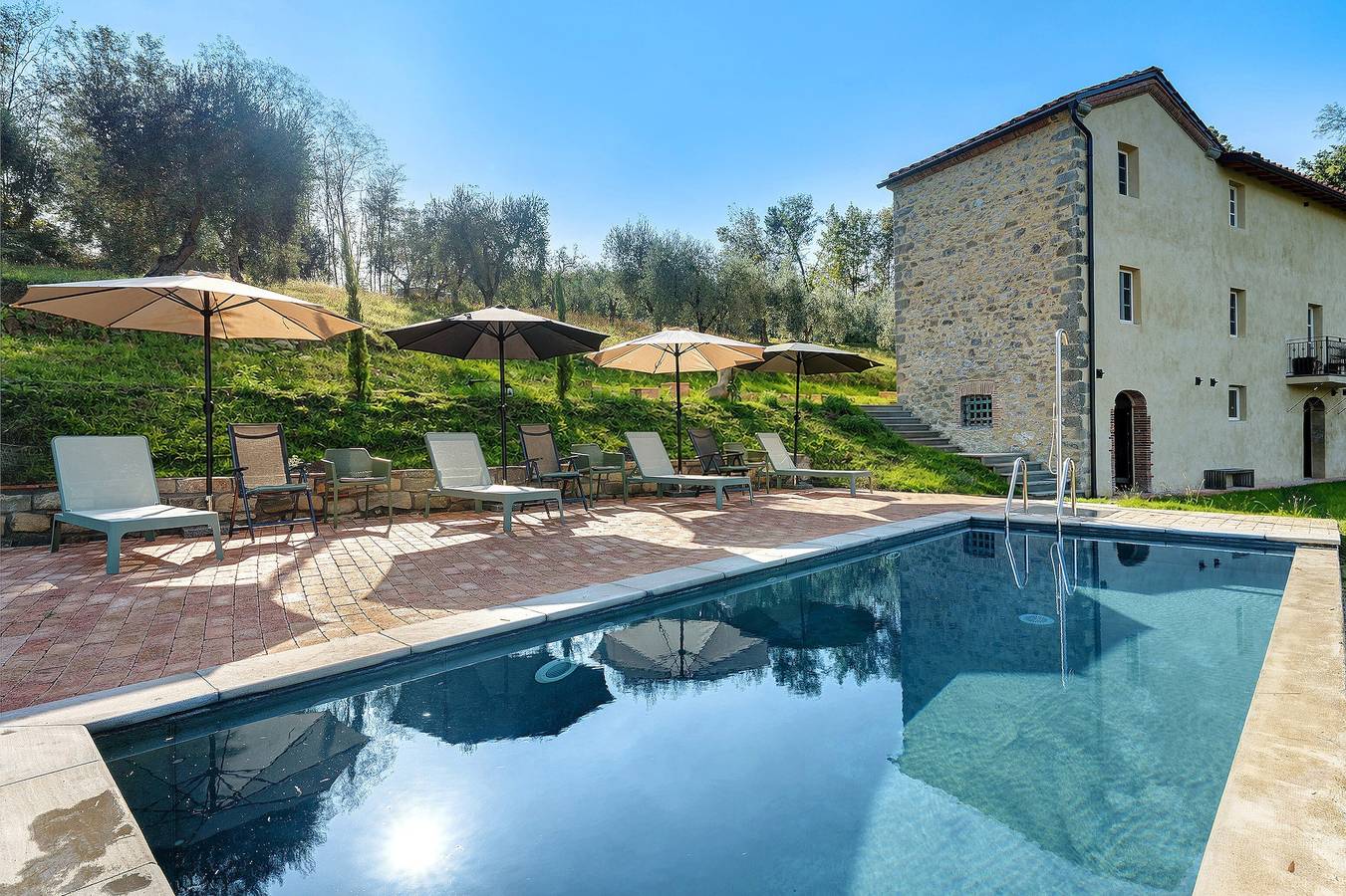 Ferienhaus 'Villa Roncacccio' mit Bergblick, WLAN und Klimaanlage in Borgo a Mozzano, Lucca Provinz